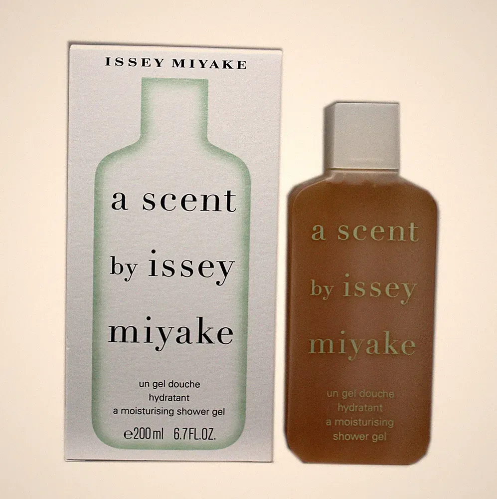 ISSEY MIYAKE A SCENT HYDRATANT A MOISTURISING SHOWER GEL 200 ML/6.7 FL.OZ.