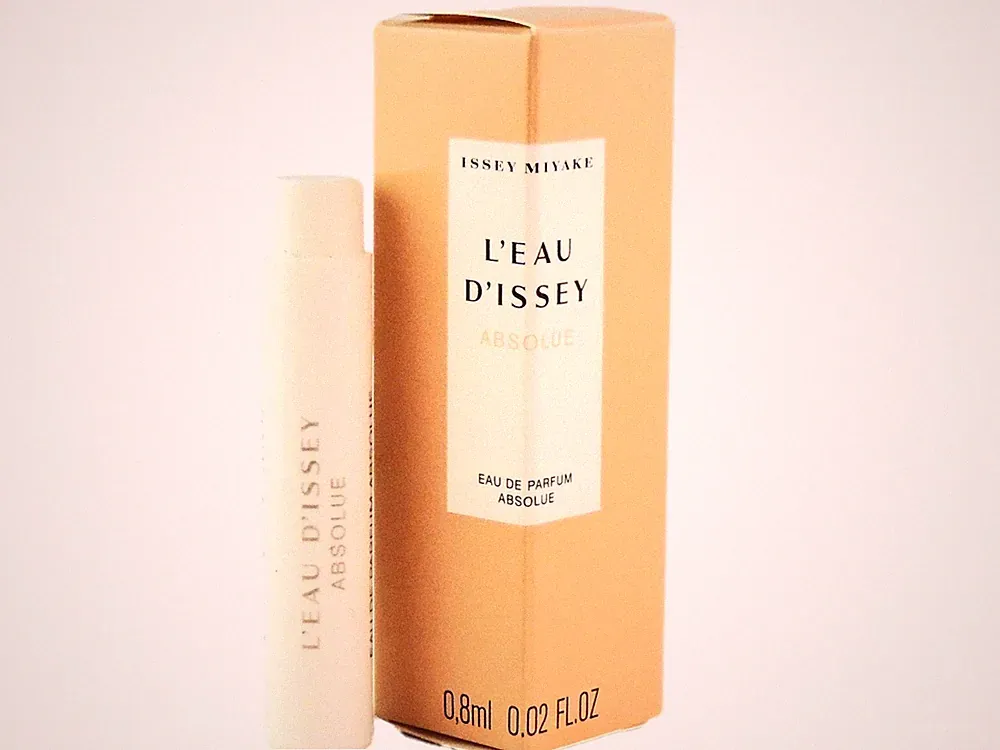 ISSEY MIYAKE L'EAU D'ISSEY ABSOLUE .8ml .02fl oz x 1 PERFUME SPRAY SAMPLE VIAL