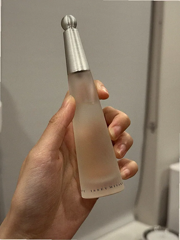 ISSEY MIYAKE L'Eau d'Issey Eau de Toilette Spray 0.84 fl oz 25ml